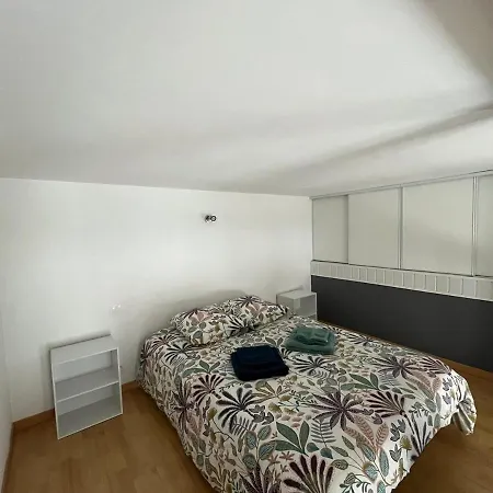 Apartment Petite Maison De *